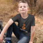 Cute Cellist Birthday Gag Gift for Boys T-Shirt<br><div class="desc">Verras je muziekliefhebbende kleinzoon op zijn verjaardag met dit leuke en unieke T-shirt. Het ontwerp is voorzien van een schattige cello met de tekst "Just Cellin", waardoor het perfect is voor jonge jongens die van klassieke muziek en instrumenten houden. Dit grappige en stijlvolle T-shirt is zeker een hit, zeker om...</div>