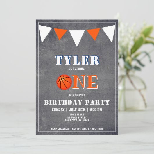 Cute Chalkboard Basketball 1e verjaardag Kaart (Staand voorkant)