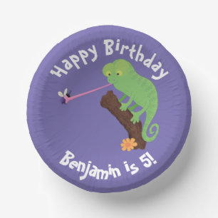 Cute chameleon die een bug cartoon vangt papieren kommen