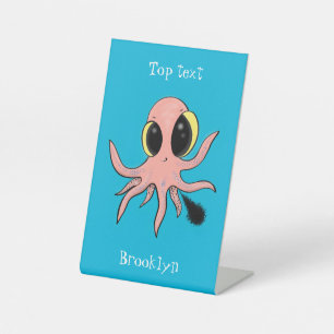Cute, cheeky baby octopus cartoon reclamebord met voetstuk