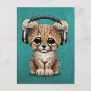 Cute Cheetah Cub Dj die hoofdtelefoons op blauw dr Briefkaart