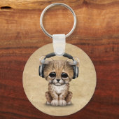 Cute Cheetah Cub Dj met hoofdtelefoon Sleutelhanger (Voorkant)