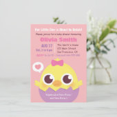 Cute Chick over het dragen van een babymeisjesdouc Kaart (Staand voorkant)