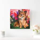 Cute Chihuahua Amid Spring Flowers Vierkante Klok (Huis)