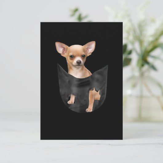 Cute Chihuahua in uw zakkerst RSVP Kaartje (Staand voorkant)