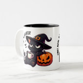 Cute chill Witch Cat & Pumpkin Halloween  Tweekleurige Koffiemok (Voorkant links)
