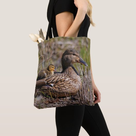 Cute Chillin' Mallard Ma Duck & Baby Ducking Tote Bag (Dichtbij)