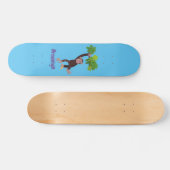 Cute chimpansee in oerwoud hangende cartoon persoonlijk skateboard (Horizontaal)