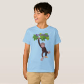 Cute chimpansee in oerwoud hangende cartoon t-shirt (Voorkant volledig)