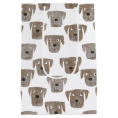 Cute Chocolate Labrador Retriever Dog Patroon Medium Cadeauzakje (Achterkant)
