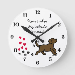 Cute Chocolate Labrador Trotting Clock Ronde Klok