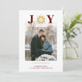 Cute Christmas Joy Snowflake Red & Fake Gold Photo Save The Date (Staand voorkant)