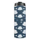 Cute Clouds Pattern – Soft Kawaii Sky Design Thermosbeker (Voorkant)