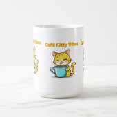 **Cute Coffee Cat – Adorable Cat Drinking Coffee I Koffiemok (Center)