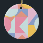 Cute Colorful Geometric Shapes Collage Artwork Keramisch Ornament<br><div class="desc">Deze leuke,  verse collage van het grafische ontwerp kenmerkt geometrische eenvoudige vormen in een schattig kleurenpalet van pastels en zachte rechten.</div>
