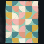 Cute Colorful Geometric Shaptern in Blauwgroen Fleece Deken<br><div class="desc">Een leuke retro mid-eeuwse moderne stijl geometrische vormen patroon in schattige kleurschakeringen van blauwgroen,  mosterd,  koraal en roze.</div>