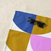 Cute Colorful Modern Geometric Shapes Blue Paars Strandlaken (In situ)