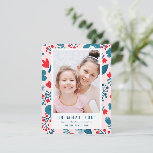 Cute Colorful Scandinavian Floral Kerstfoto Feestdagenkaart (Staand voorkant)
