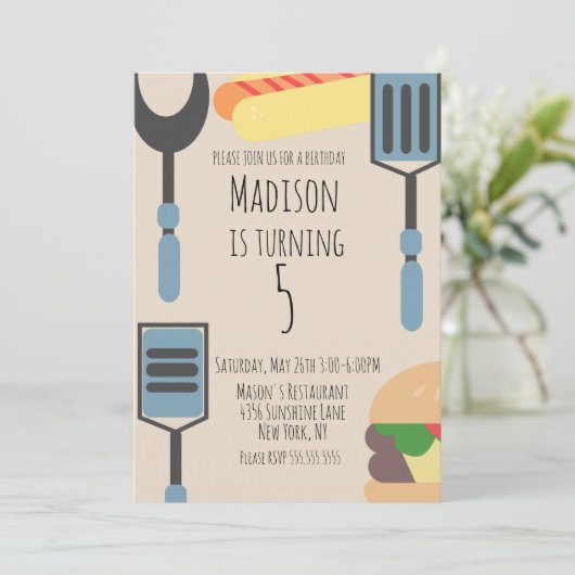 Cute Cookout Birthday Party Hamburger Hotdog Aankondiging (Staand voorkant)