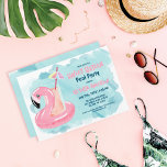 Cute Cool Tropical Flamingo Pool Party Sweet 16 Kaart<br><div class="desc">Deze leuke en coole liefje uitnodiging voor zestien verjaardagsfeestjes is perfect voor de zomer. Hij is voorzien van een handbeschilderde waterverf flamingo drink caddy poel met een tropische drink en paraplu. Het kleurenschema omvat roze, perzikkleurig, blauw, zwart, geel en smeltophoping. Het is schattig, modern, artsachtig, uniek, meisjes en leuk; het...</div>