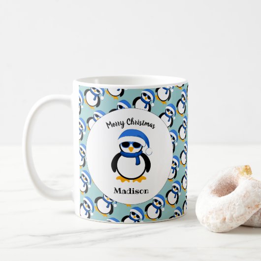 Cute coole pinguin kerstwinter Personaliseren Koffiemok (Met donut)