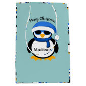 Cute coole pinguin Merry Kerstblauw Personaliseren Medium Cadeauzakje (Voorkant)