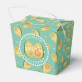 Cute Couple Avocado's Laten we Avocuddlen Trouwfee Bedankdoosjes (Achterkant)