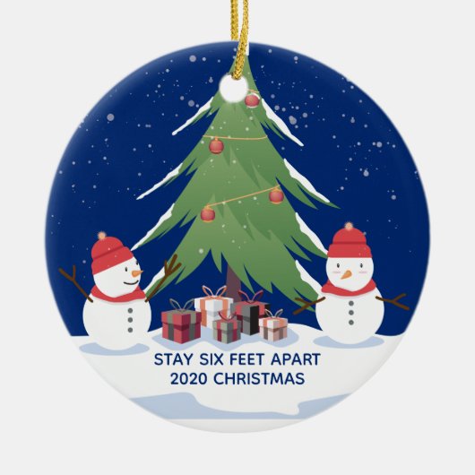 Cute Covid-kerstsnowmen Blijf 6 feet vrij Keramisch Ornament (Voorkant)