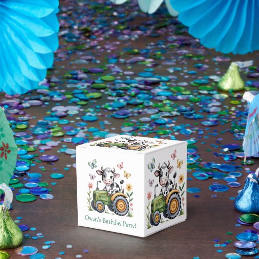 Cute Cow on Tractor Boy Birthday Party Bedankdoosjes (Feest)