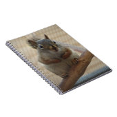 Cute Crouching Squirrel op Branch Notitieboek (Rechterzijde)