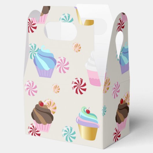 Cute Cupcake and Candy Pattern for Birthday Party Bedankdoosjes (Geopend)