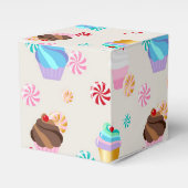 Cute Cupcake and Candy Pattern for Birthday Party Bedankdoosjes (Voorkant Zijde)