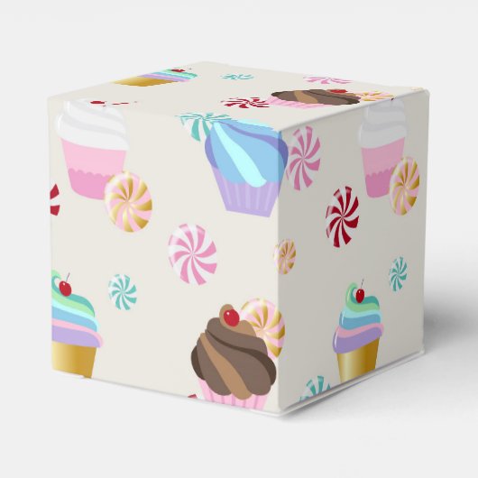 Cute Cupcake and Candy Pattern for Birthday Party Bedankdoosjes (Achterkant)