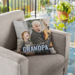 Cute Custom Photo Keepomwille GRANDPA Gift Kussen<br><div class="desc">Moderne Aangepaste Foto Pillow met de tekst 'Er is niemand helemaal zoals GRANDPA' met een combinatie van script en sans typografie en een schattig klein hart. Personaliseer met de naam van wie het is. Deze kussen zouden werken voor (oma, moeder, vader, zus enz.). Een kostbaar cadeau voor familieleden. De kleur...</div>