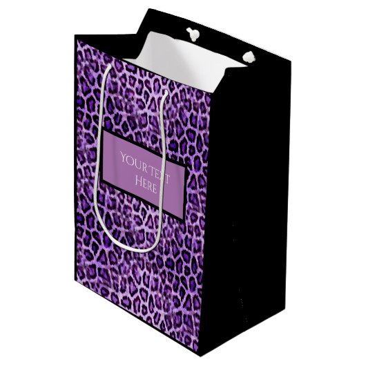 Cute Custom Text Paars Leopard Animal Print Party Medium Cadeauzakje (Voorkant Gekanteld)