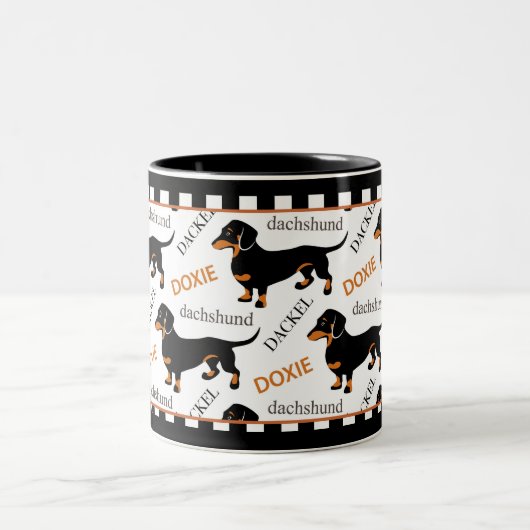 Cute Dachshund Doxie Black en Tan Pattern Tweekleurige Koffiemok (Center)