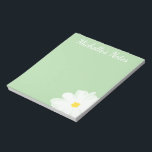 Cute daisy flower design personalized green floral notitieblok<br><div class="desc">Cute daisy flower personalized name green floral notepads for home, school, wedding or office. Classy school and office supplies with personalized name or monogram. Personalizable blank writing paper notepads. Unique gift idea for teachers, co-worker, employee, boss, women, girls etc.</div>