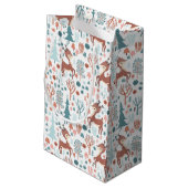 Cute Deer in Whimsical Forest Pattern Business Klein Cadeauzakje (Achterkant Gekanteld)