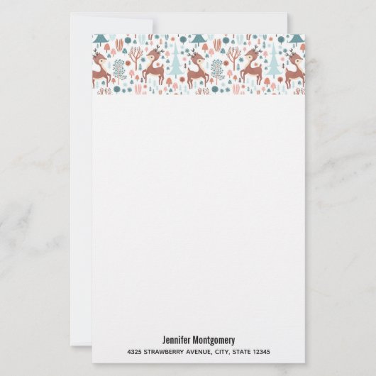 Cute Deer in Whimsical Forest Pattern Kerstmis (Voorkant)