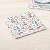Cute Deer in Whimsical Forest Pattern Kerstmis Kartonnen Onderzetters (Schuin)