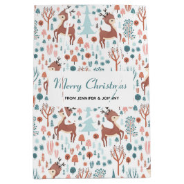 Cute Deer in Whimsical Forest Pattern Kerstmis Medium Cadeauzakje