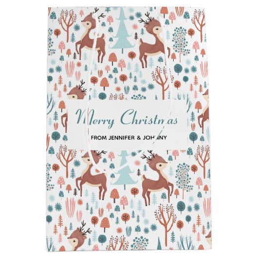 Cute Deer in Whimsical Forest Pattern Kerstmis Medium Cadeauzakje (Voorkant)