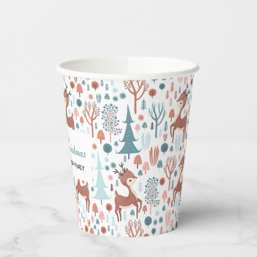Cute Deer in Whimsical Forest Pattern Kerstmis Papieren Bekers (Links)