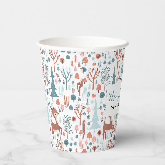 Cute Deer in Whimsical Forest Pattern Kerstmis Papieren Bekers (Rechts)