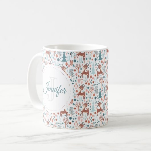 Cute Deer in Whimsical Forest Pattern Monogram Koffiemok (Voorkant links)