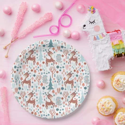 Cute Deer in Whimsical Forest Pattern Papieren Bordje (Feest)