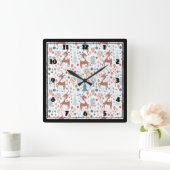 Cute Deer in Whimsical Forest Pattern Vierkante Klok (Huis)
