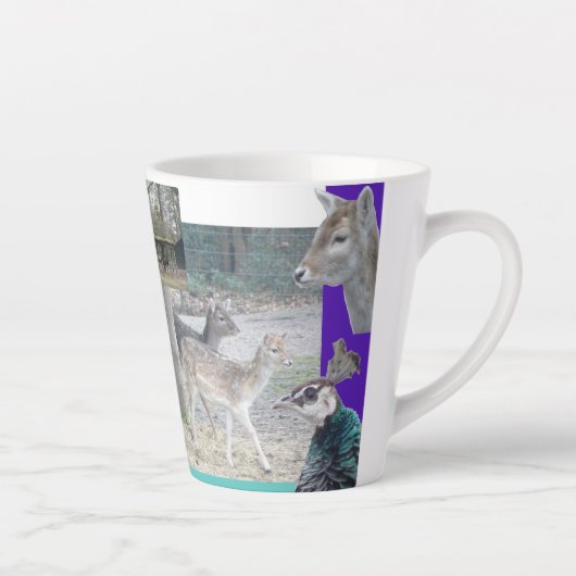 Cute Deer met Peacock Design Latte Mok (Rechts)