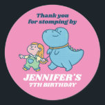 Cute Dinosaur and A Girl Kids Birthday Party Ronde Sticker<br><div class="desc">Kute party gunsten voor kinderen,  jongens of meisjes die van dinosaurussen houden en t-rex. Ideaal voor kinderen op verjaardagsfeestje,  feestvieren en dankjewel op het label. U kunt de tekst voor baby shower of andere gelegenheid en partij ook aanpassen.</div>