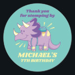 Cute Dinosaur Baby Triceratops Kids Birthday Party Ronde Sticker<br><div class="desc">Kute party gunsten voor kinderen,  jongens of meisjes die van dinosaurussen houden en t-rex. Ideaal voor kinderen op verjaardagsfeestje,  feestvieren en dankjewel op het label. U kunt de tekst voor baby shower of andere gelegenheid en partij ook aanpassen.</div>